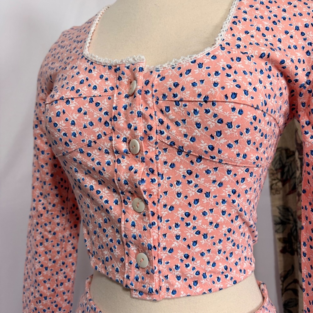 Vintage RAMPAGE Pink Floral Skirt with dainty print and lace detailing - Picture 3 of 16